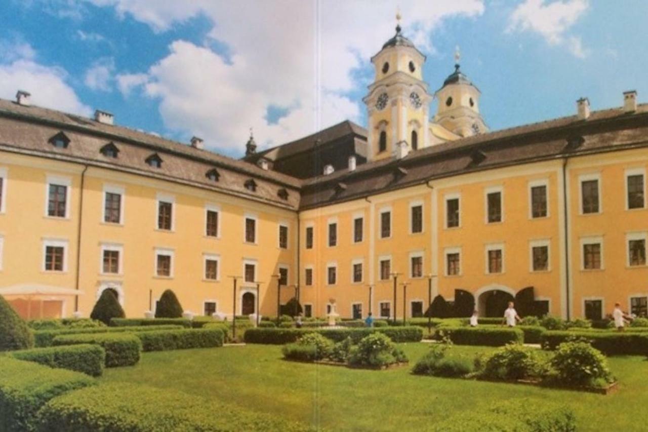 Wohnung Schloss Мондзе Екстер'єр фото