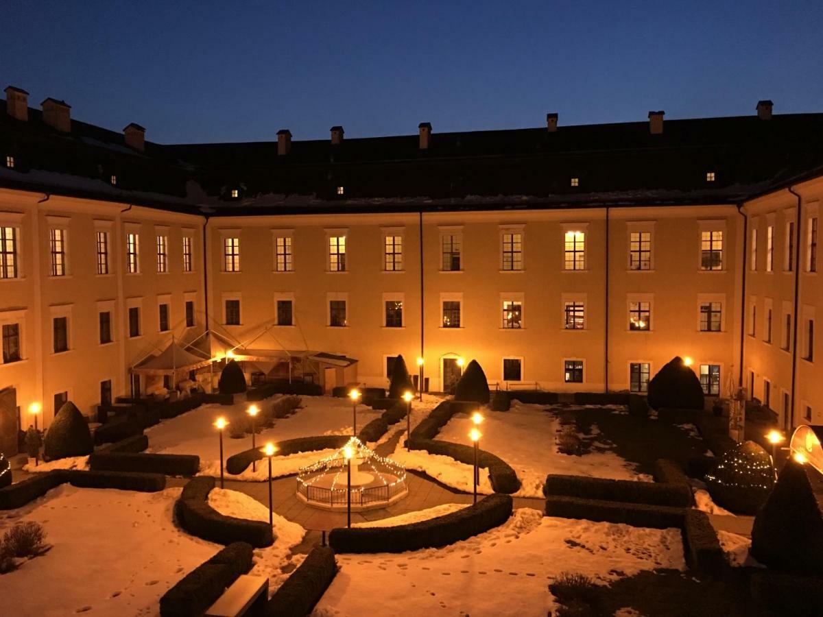 Wohnung Schloss Мондзе Екстер'єр фото